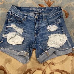 Size 6 midi American eagle shorts